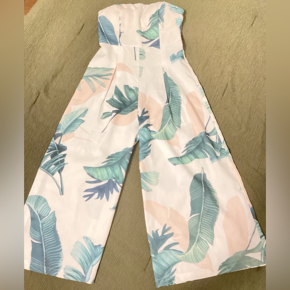 Strapless flared bottoms jumpsuit Size: Medium
